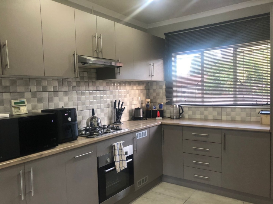 To Let 3 Bedroom Property for Rent in Pellissier Free State